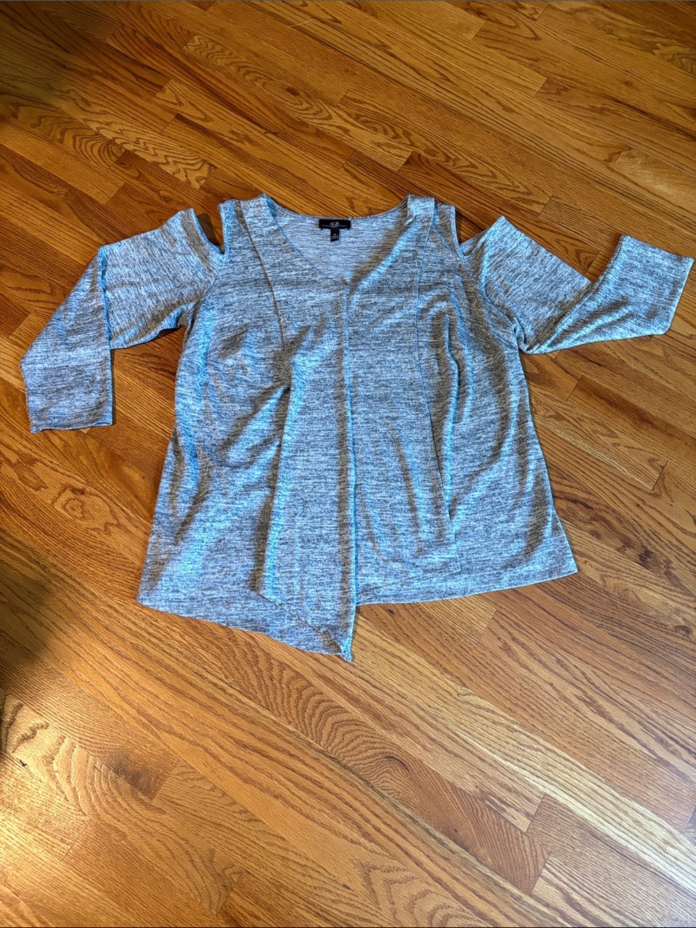 AGB Heather Gray Cold-Shoulder V-Neck Top